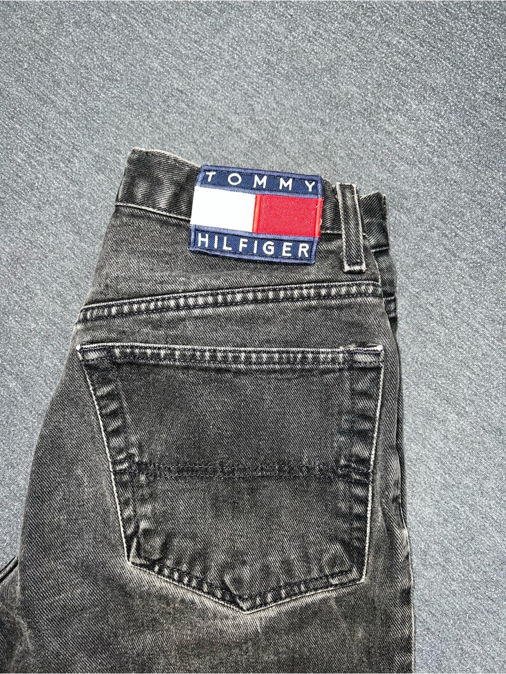 Tommy Hilfiger Women’s Straight Leg Jeans in Black Wash